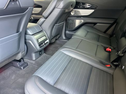 Used 2026 Lincoln Nautilus Reserve AWD/4WD image 13