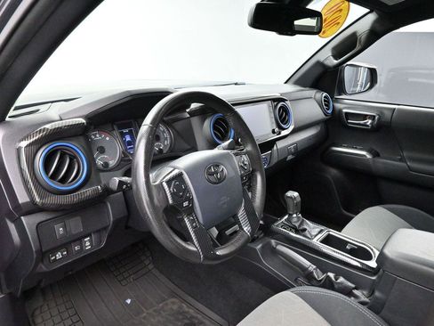 Used 2020 Toyota Tacoma TRD Off-Road w/ Technology Package AWD/4WD image 15