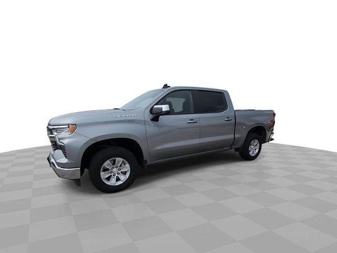 Used 2025 Chevrolet Silverado 1500 LT AWD/4WD image 4