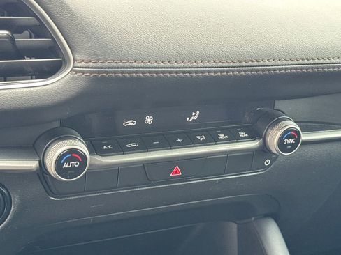 Used 2024 MAZDA MAZDA3 s image 24