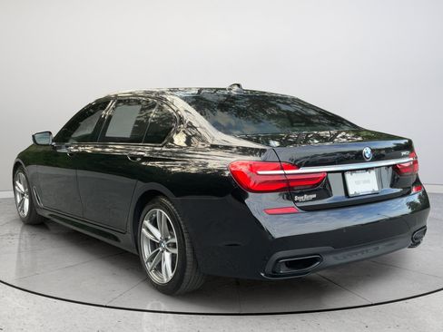 Used 2018 BMW 740i RWD image 7