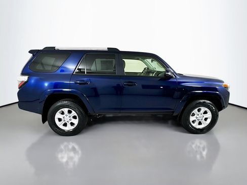 Used 2022 Toyota 4Runner SR5 Premium w/ Moonroof Package AWD/4WD image 8