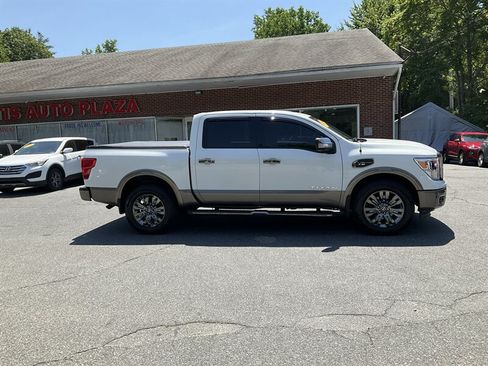 Used 2017 Nissan Titan Platinum Reserve AWD/4WD image 4