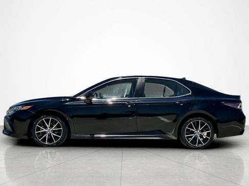 Certified 2022 Toyota Camry SE FWD image 2