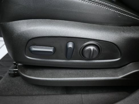 Certified 2024 GMC Terrain SLT w/ Infotainment Package II image 10