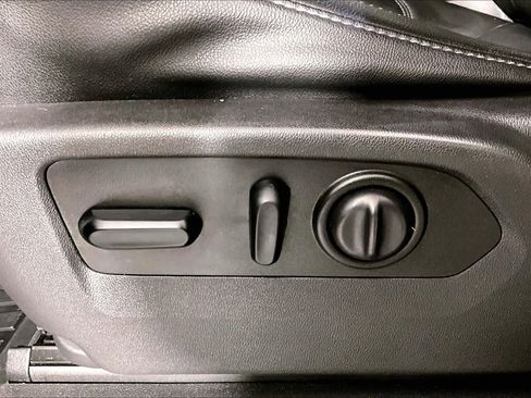 Used 2019 GMC Sierra 1500 SLT image 32