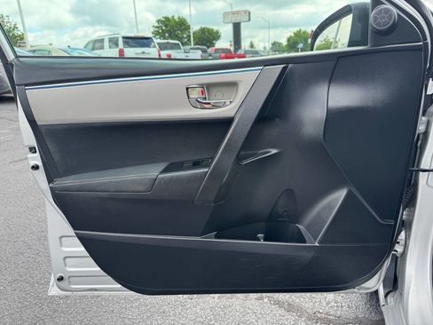 Used 2014 Toyota Corolla LE FWD image 15