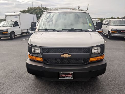 Used 2015 Chevrolet Express 2500 image 3