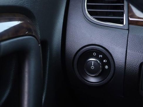 Used 2014 Ford Taurus Limited w/ Equipment Group 301A image 21