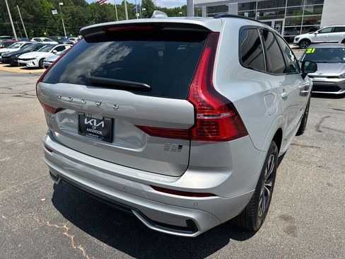 Used 2024 Volvo XC60 B5 Core image 3