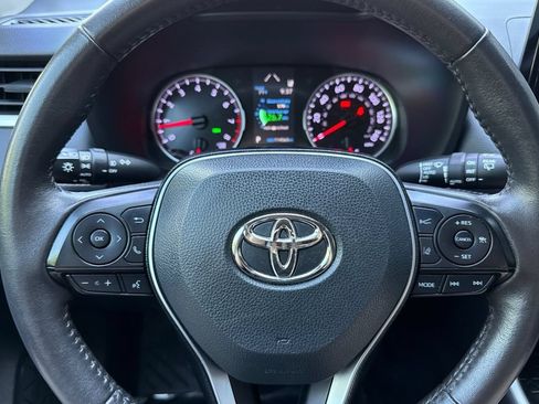 Used 2020 Toyota RAV4 XLE w/ XLE Grade Weather Package AWD/4WD image 23