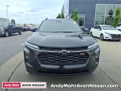 Used 2025 Chevrolet Trax RS w/ Driver Confidence Package FWD image 3