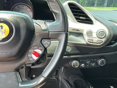 Used 2017 Ferrari 488 GTB RWD image 27