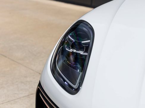 Certified 2024 Porsche Macan GTS AWD/4WD image 19