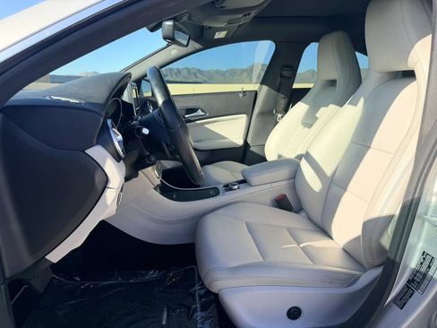 Used 2014 Mercedes-Benz CLA 250 image 15