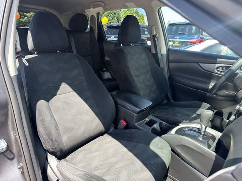 Used 2016 Nissan Rogue S w/ S Family Package AWD/4WD image 21