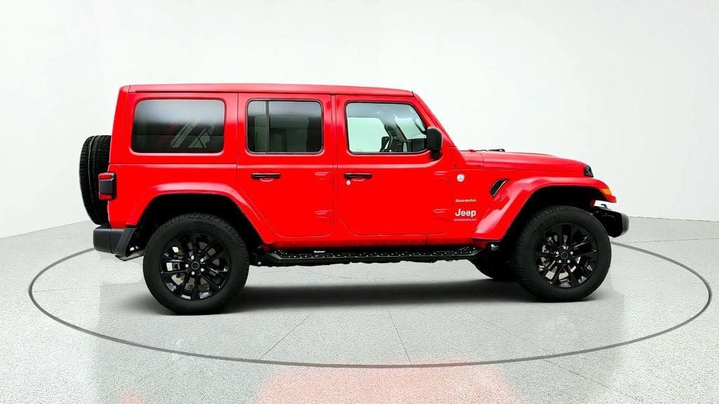 Used 2024 Jeep Wrangler Unlimited Sahara AWD/4WD image 4
