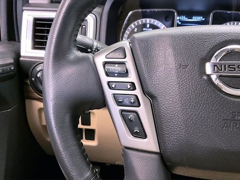 Used 2016 Nissan Titan SL image 18