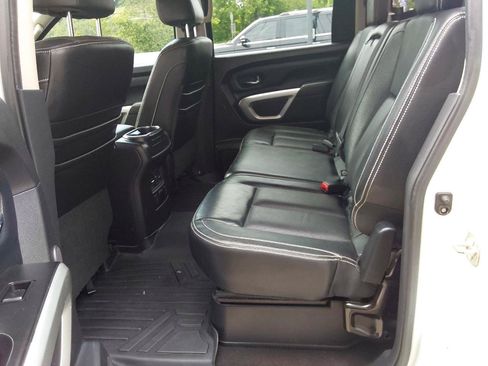 Used 2017 Nissan Titan PRO-4X w/ Pro-4x Convenience Package AWD/4WD image 26