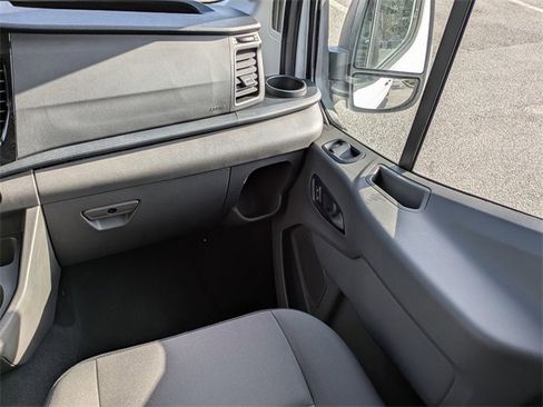 Certified 2025 Ford Transit 350 XLT image 17