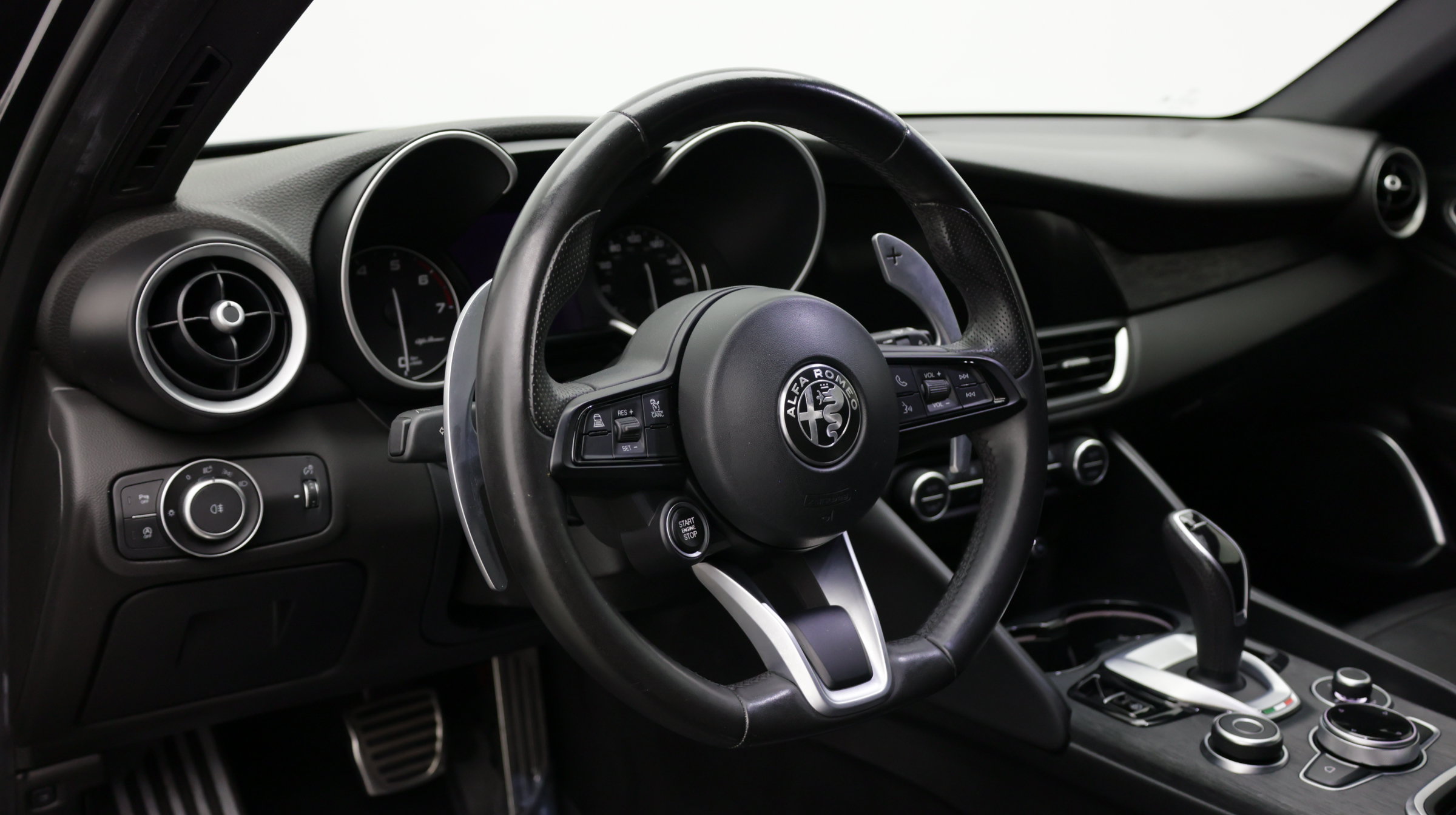 Used 2022 Alfa Romeo Giulia Sprint RWD image 11