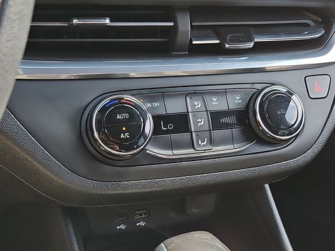 Used 2024 Buick Envista Preferred FWD image 15
