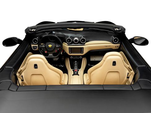 Used 2015 Ferrari California T RWD image 60