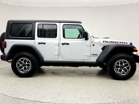 Used 2024 Jeep Wrangler Unlimited Rubicon w/ Convenience Group image 4