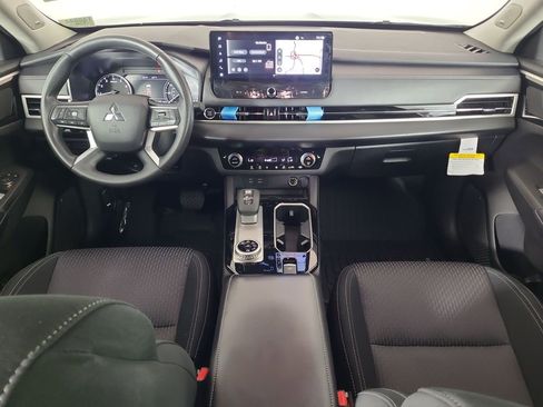 Used 2025 Mitsubishi Outlander ES AWD/4WD image 23