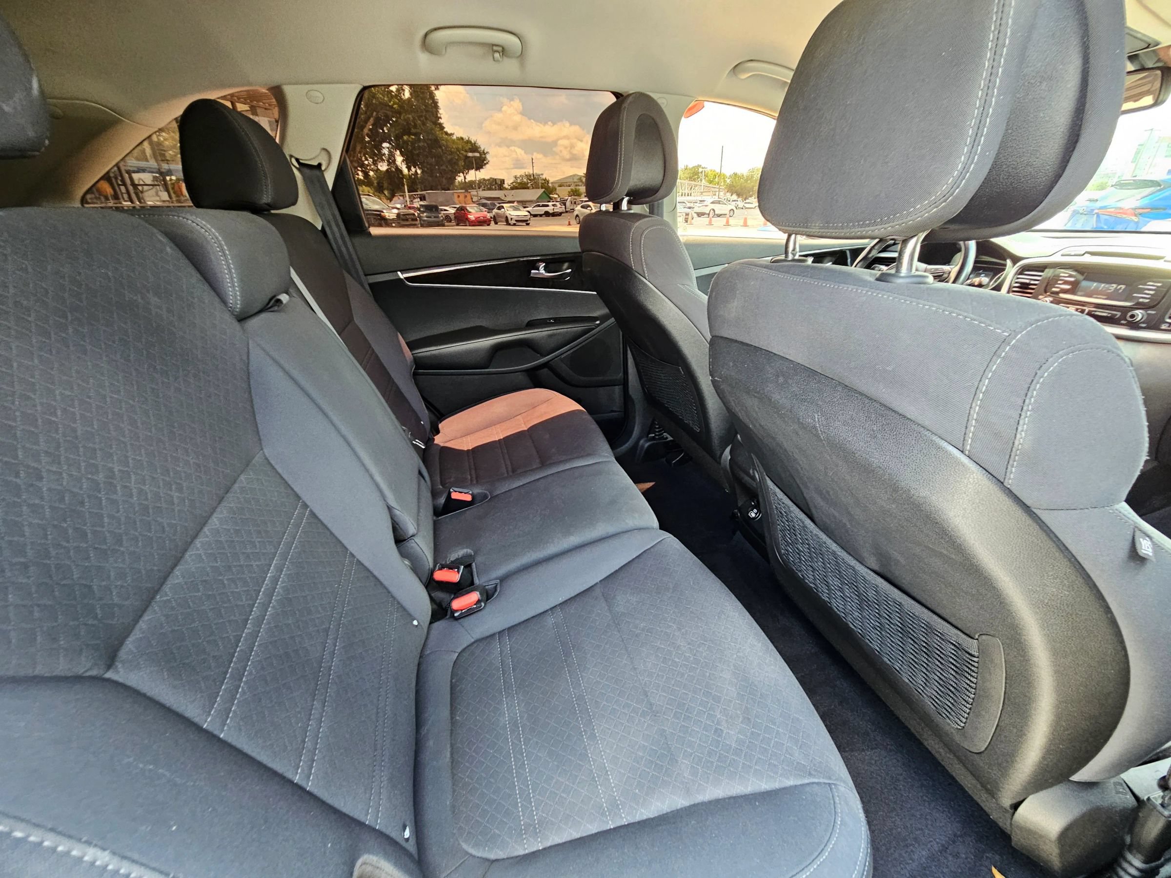 Used 2016 Kia Sorento FWD w/ LX Convenience Package image 10