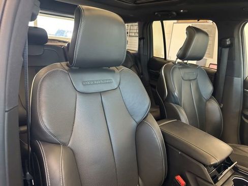 Used 2024 Jeep Grand Cherokee Overland w/ Luxury Tech Group IV AWD/4WD image 40