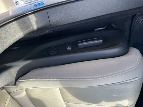 Used 2018 Honda Accord EX image 11