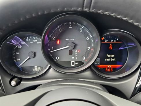 Used 2026 Porsche Macan image 24