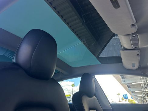 Used 2022 Tesla Model 3 Long Range AWD/4WD image 15