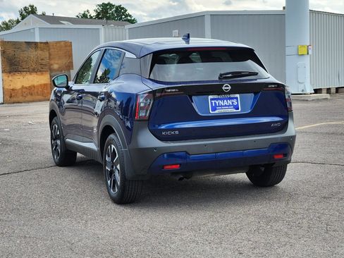 Used 2025 Nissan Kicks SV AWD/4WD image 7