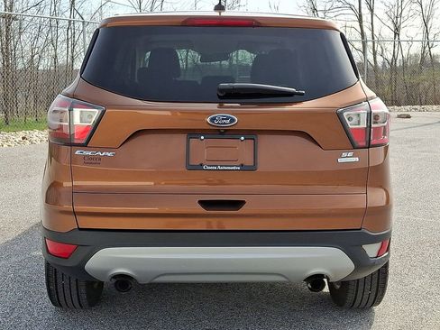 Used 2017 Ford Escape SE image 5