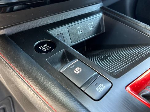 Used 2025 Nissan Kicks SR w/ SR Premium Package AWD/4WD image 29