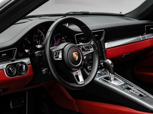 Used 2019 Porsche 911 Turbo image 45