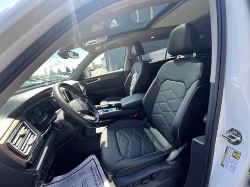 Certified 2025 Volkswagen Atlas SE w/ Panoramic Sunroof Package AWD/4WD image 11