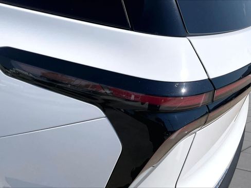 Certified 2026 Chevrolet Traverse LT FWD image 27