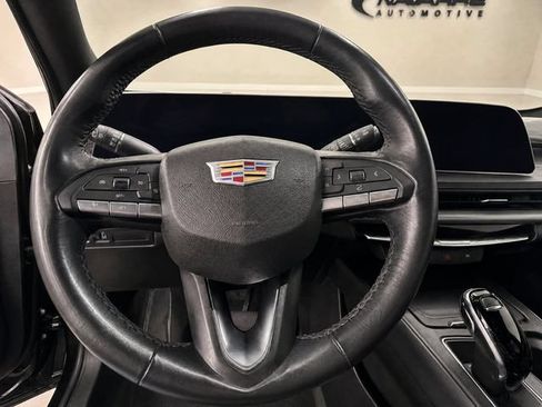 Used 2025 Cadillac XT4 Premium Luxury FWD image 14