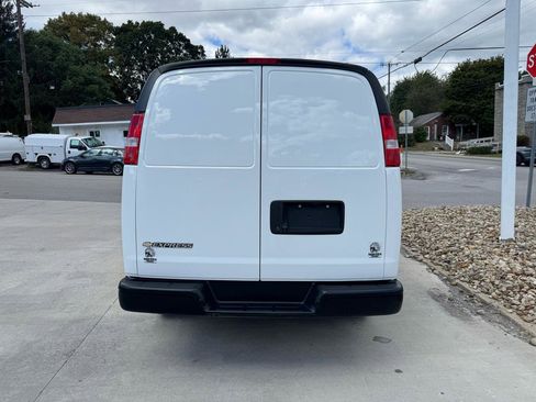 Used 2019 Chevrolet Express 2500 RWD image 8