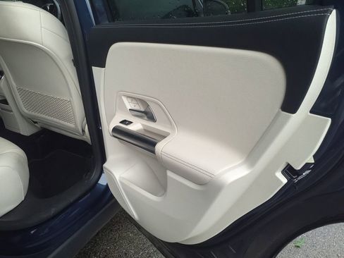 Certified 2023 Mercedes-Benz GLA 250 4MATIC image 15