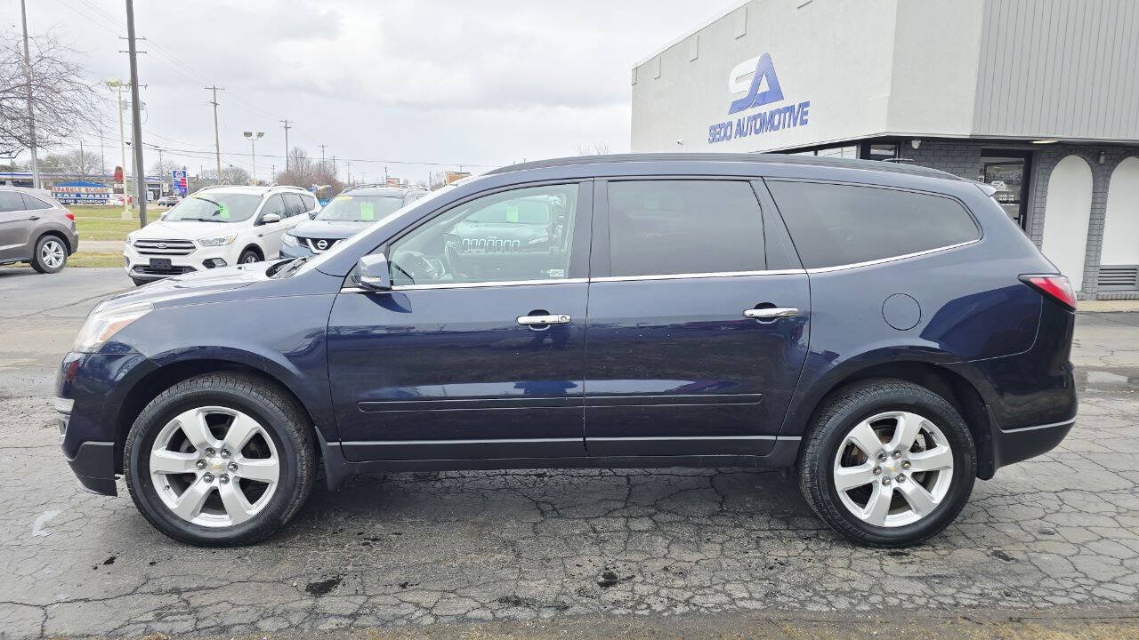 Used 2017 Chevrolet Traverse LT w/ True North Edition FWD image 3