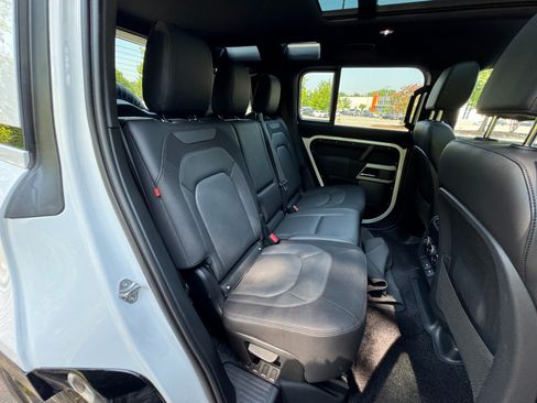 Used 2023 Land Rover Defender 110 X-Dynamic SE AWD/4WD image 71