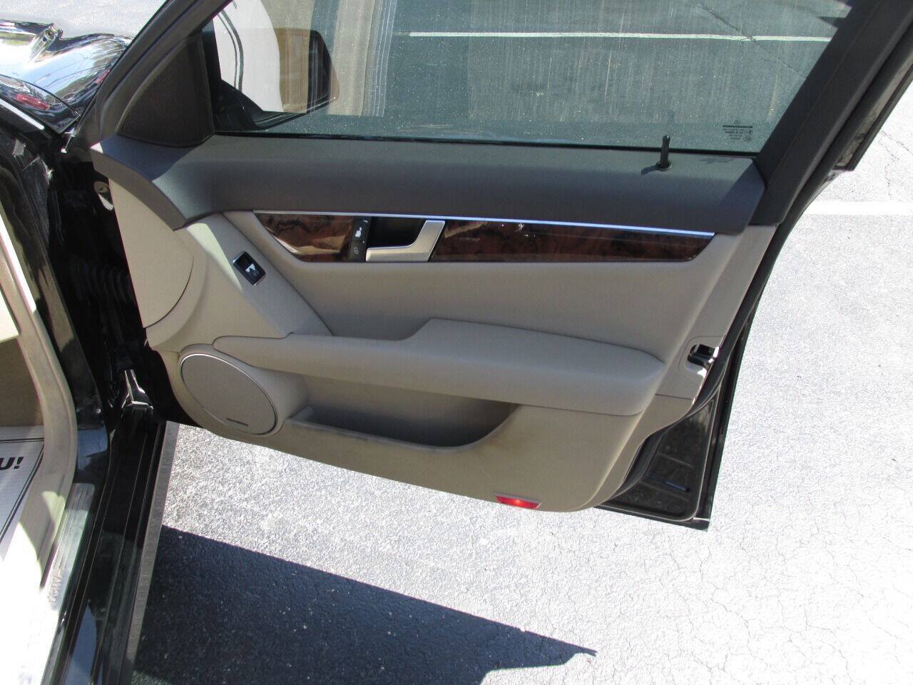 Used 2012 Mercedes-Benz C 300 4MATIC Sedan image 31