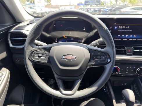 Used 2024 Chevrolet TrailBlazer LT FWD image 26