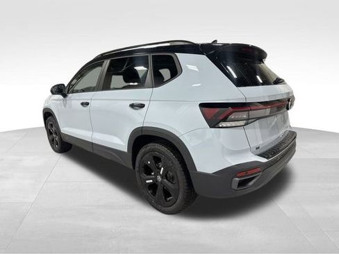 New 2026 Volkswagen Taos SE AWD/4WD image 6