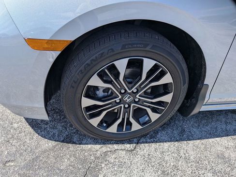Used 2025 Honda Odyssey Elite image 8