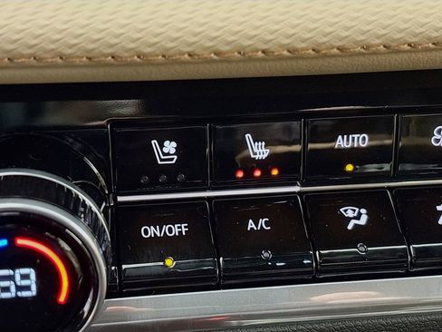 New 2026 Chevrolet Equinox ACTIV w/ Convenience Package III image 19